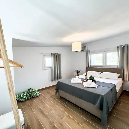 Loutra Case de vacanță *