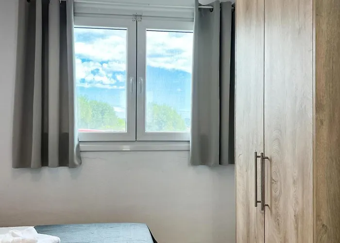 Nyaraló Loutra Ajía Paraszkeví