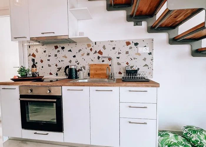 Nyaraló Loutra Ajía Paraszkeví