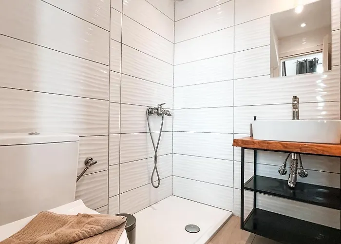 Loutra Nyaraló Ajía Paraszkeví