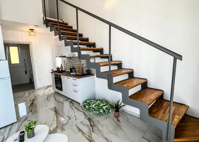 Nyaraló Loutra Ajía Paraszkeví