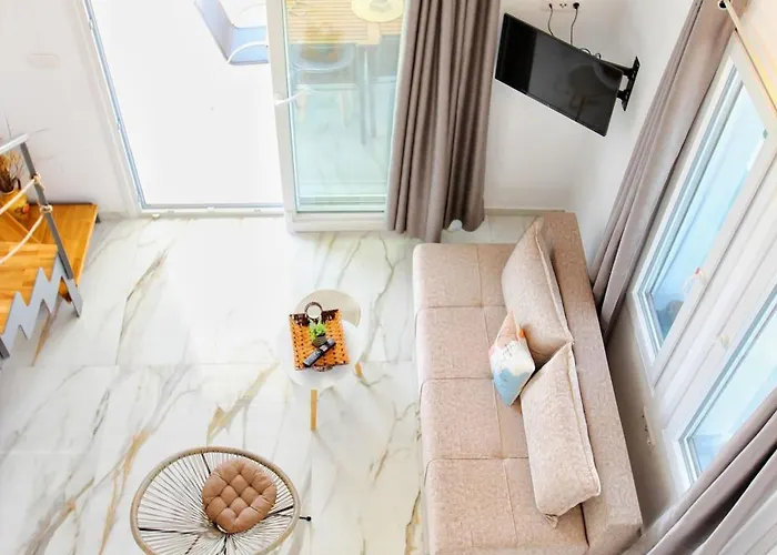 Loutra Nyaraló Ajía Paraszkeví